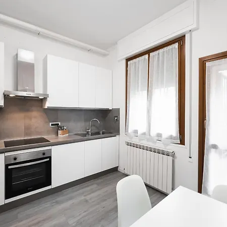 Station Bologna, Center Fiera *