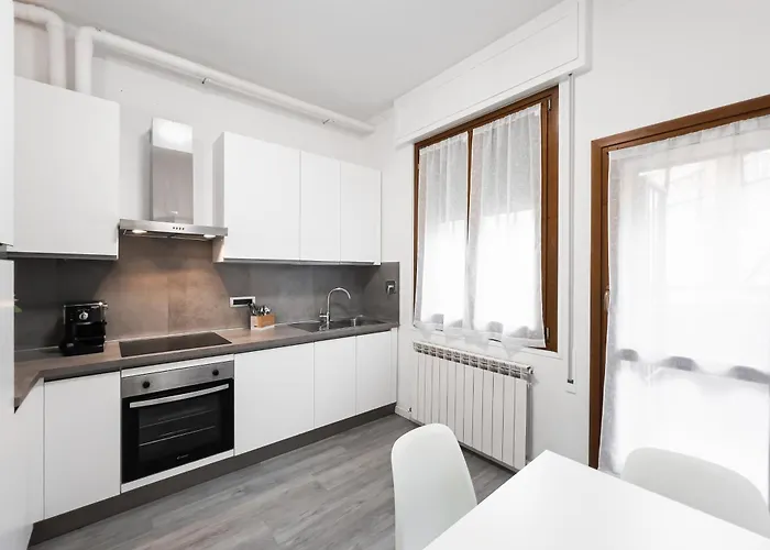 Station Bologna, Center Fiera *